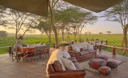 Sirikoi House deck panoramic Kenya - Beyond the Masai Mara