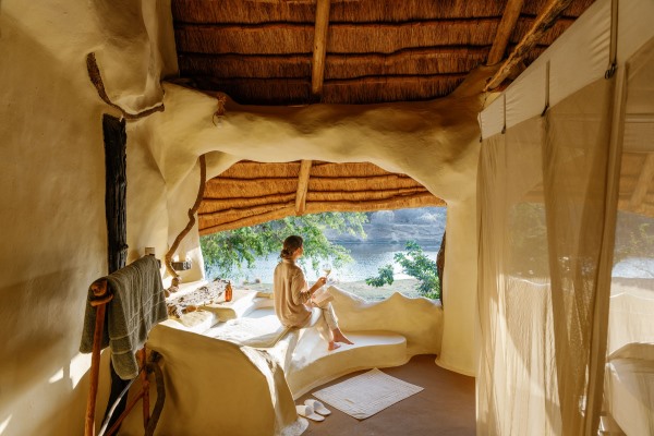 Chongwe house bathroom looking out onto the river