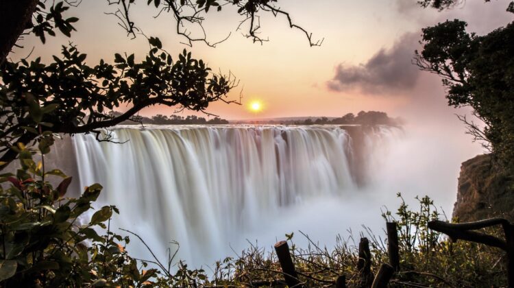 A seasonal guide to Victoria Falls