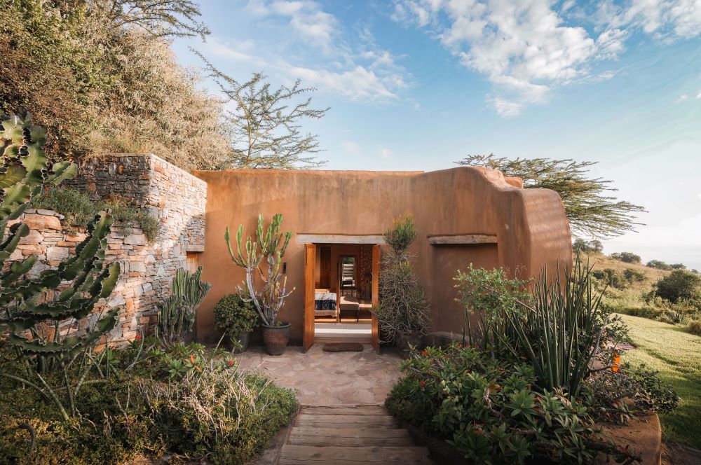Private safari lodges, camps and beach villas